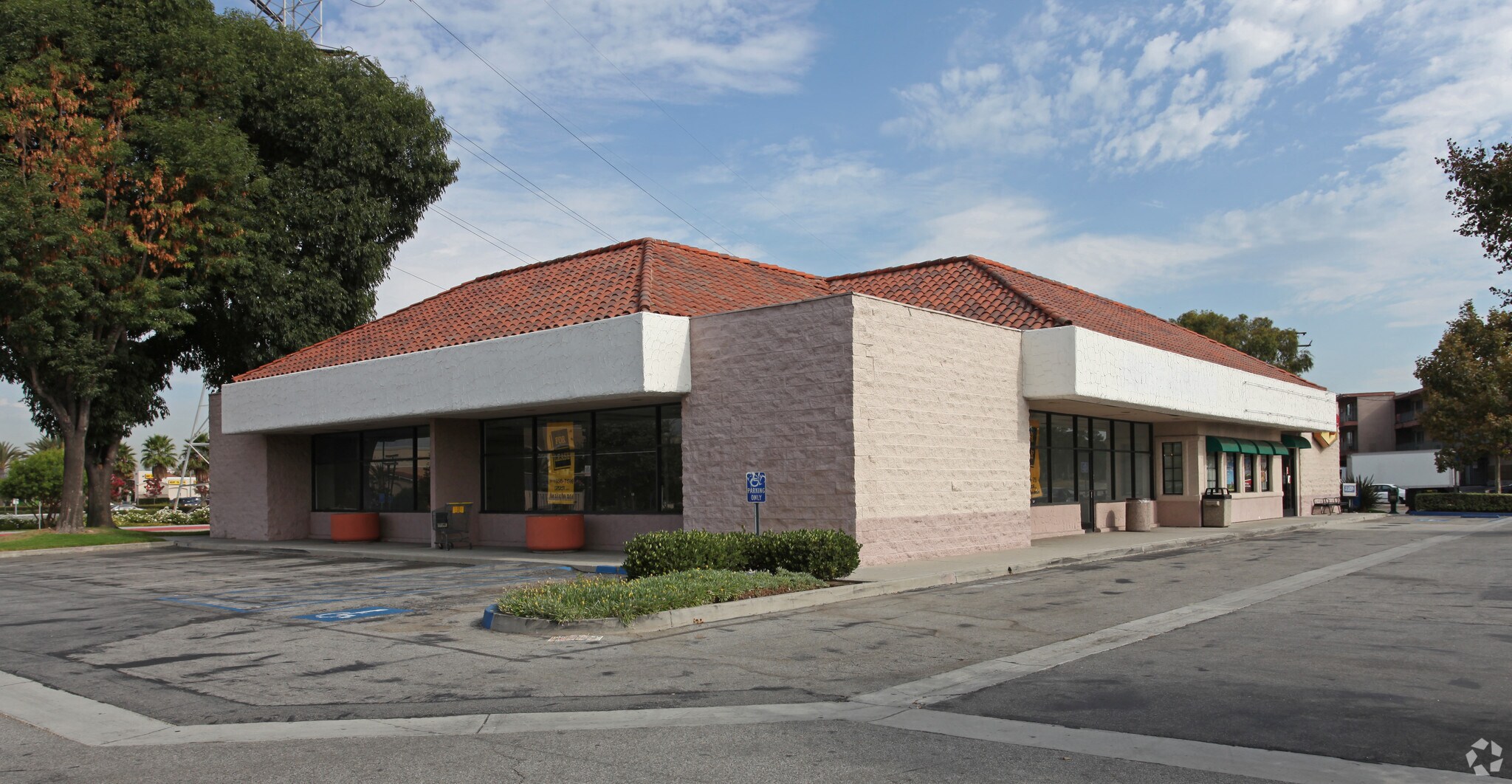 86008606 Whittier Blvd, Pico Rivera, CA 90660