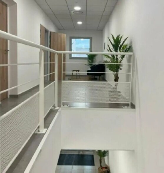 Office in Saint-Priest for sale - Interior Photo - Image 3 of 7