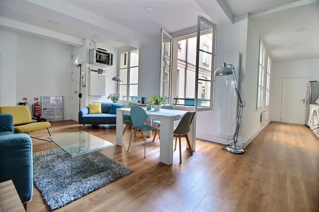 219 Rue Saint-Denis, Paris for lease Interior Photo- Image 1 of 10