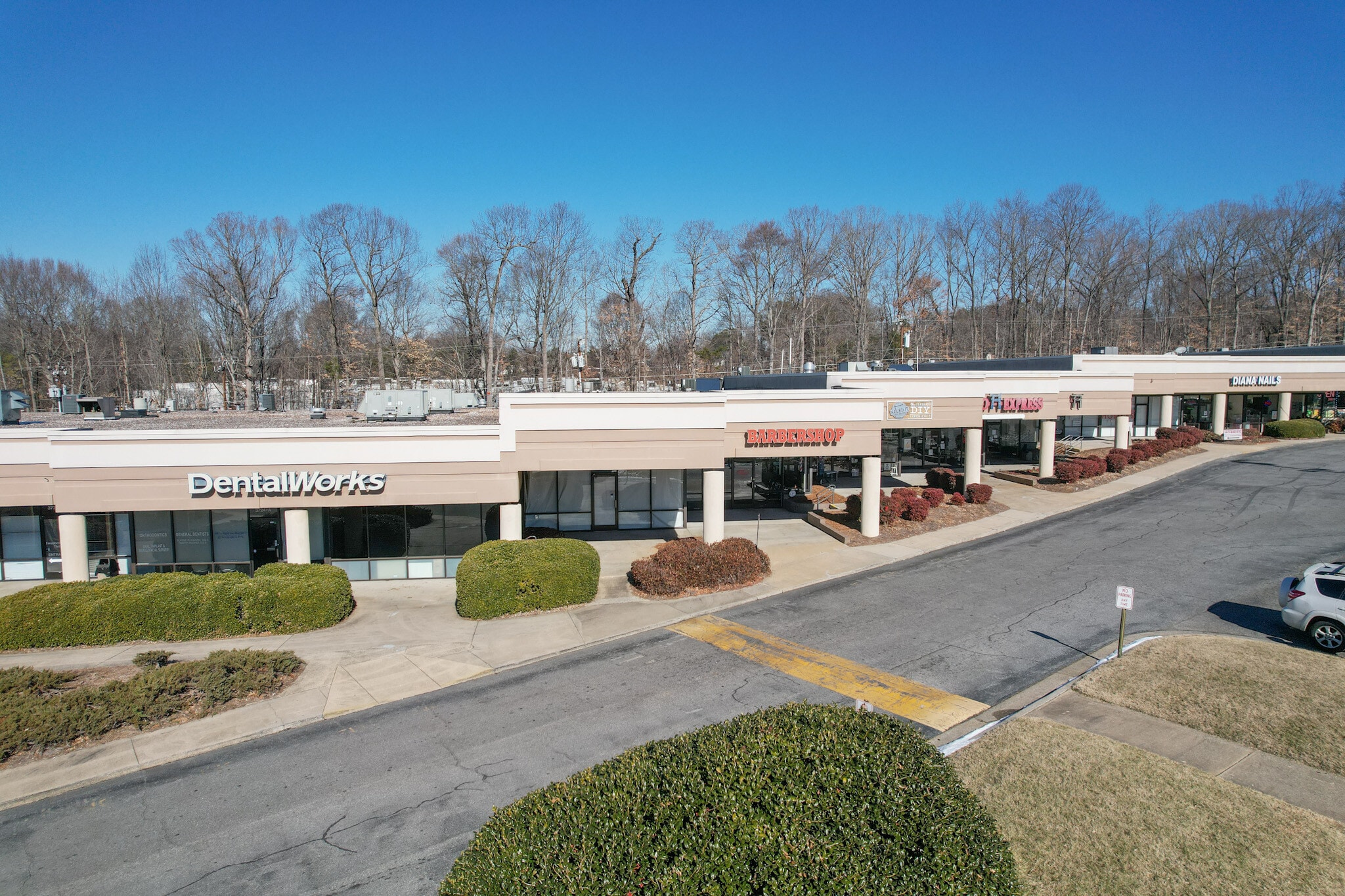 3716-3728 Battleground Ave, Greensboro, NC for lease Building Photo- Image 1 of 9