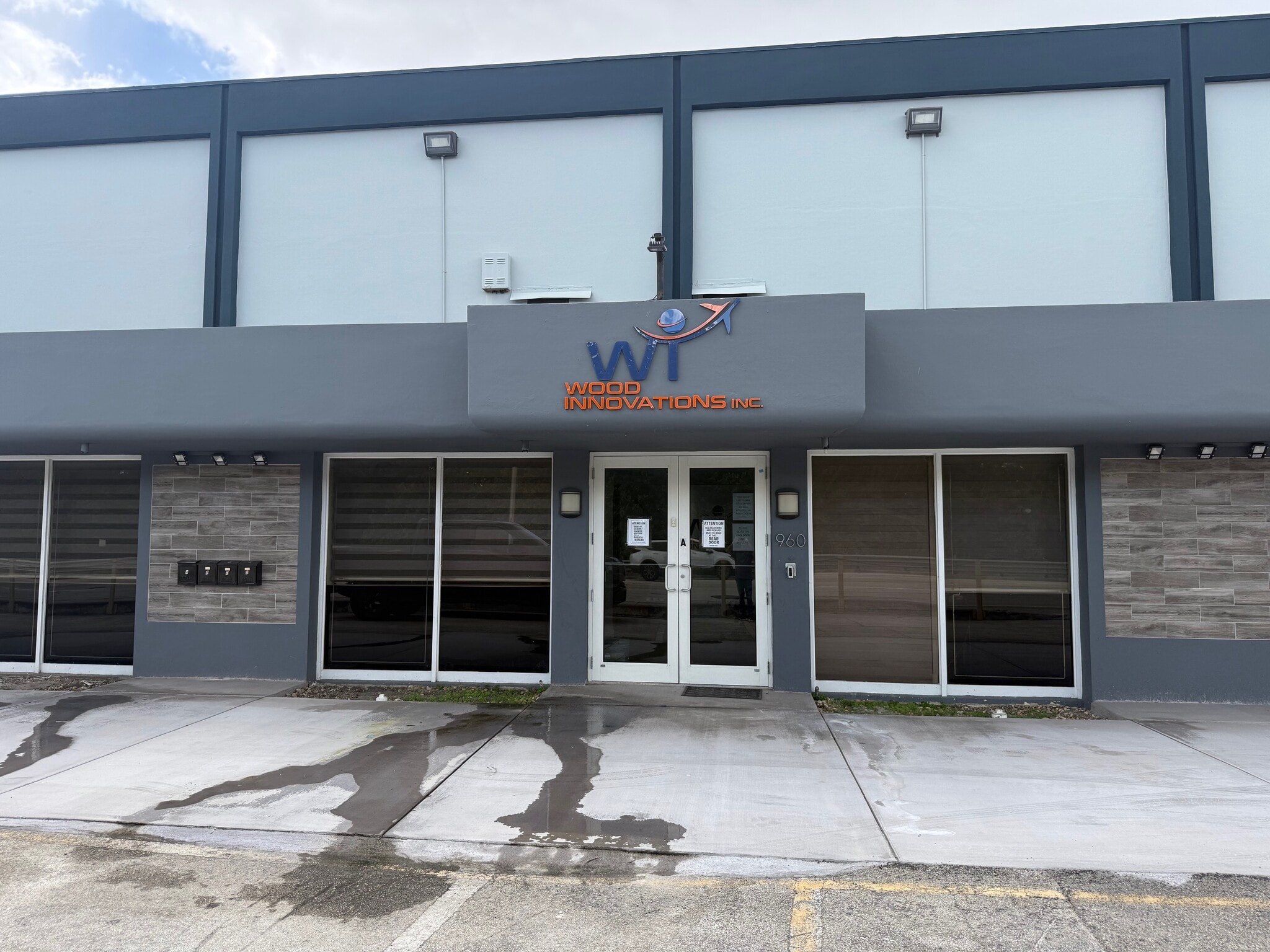 960 W 84th St, Hialeah, FL for lease Interior Photo- Image 1 of 12