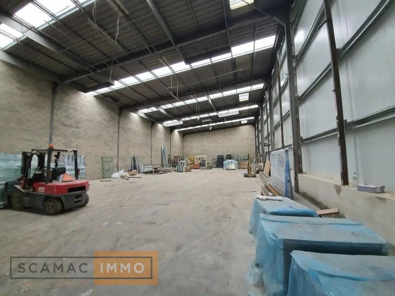Industrial in Saint-Germain-lès-Arpajon for lease - Interior Photo - Image 2 of 5