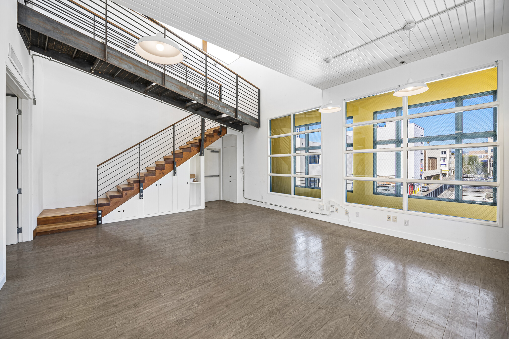 321 Santa Monica Blvd, Santa Monica, CA for lease Interior Photo- Image 1 of 8