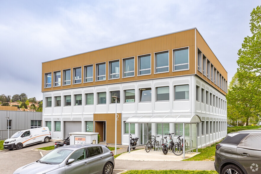 Office in Dardilly for lease - Building Photo - Image 1 of 3