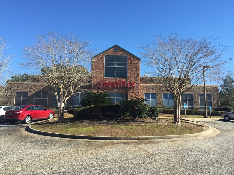 6363 Piccadilly Square Dr, Mobile, AL 36609