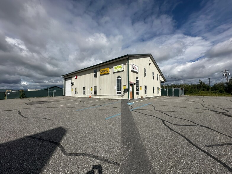 2630 Van Horn Rd, Fairbanks, AK for sale - Building Photo - Image 2 of 17