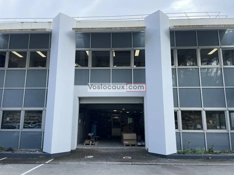 Office in Valbonne for lease - Building Photo - Image 2 of 6