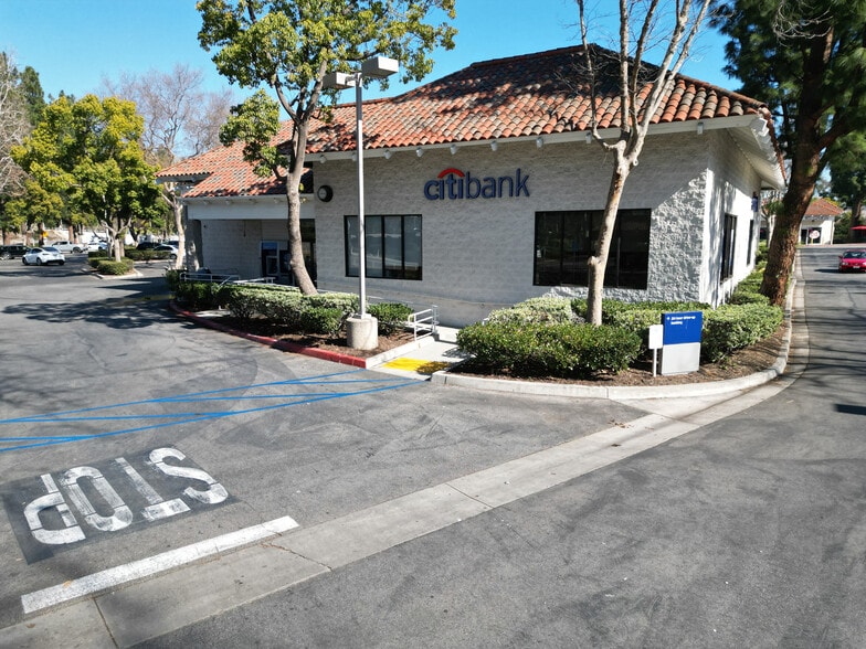 2080-2170 Newbury Rd, Thousand Oaks, CA for lease - Building Photo - Image 3 of 17