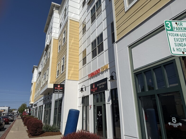 246 Main St, Hudson, MA for lease - Building Photo - Image 3 of 22