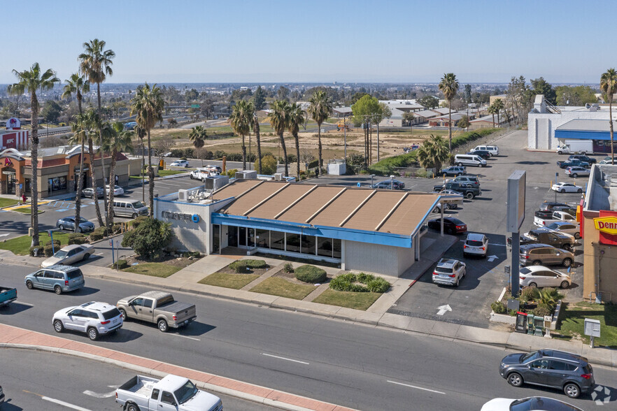 2680 Mount Vernon Ave, Bakersfield, CA for lease - Aerial - Image 3 of 5