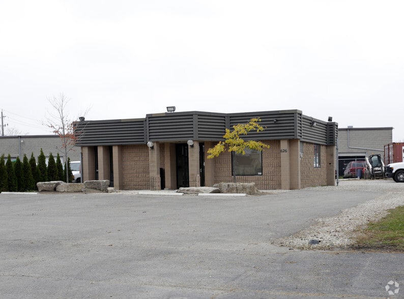 626 Colby Dr, Waterloo, ON for sale - Primary Photo - Image 1 of 1