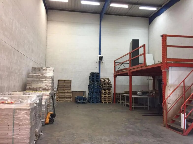 Industrial in Vitry-sur-Seine for lease - Interior Photo - Image 2 of 8