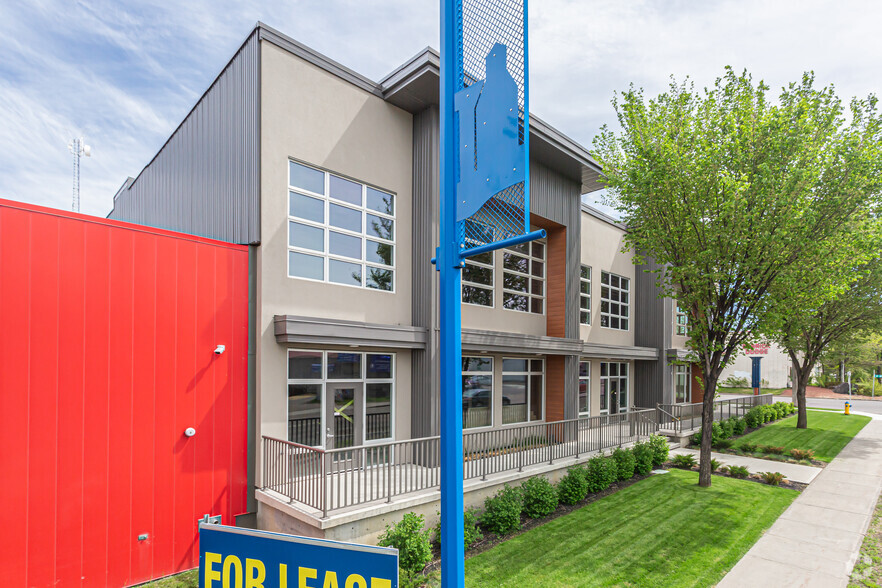 6501 Calgary Trl NW, Edmonton, AB for lease - Building Photo - Image 3 of 6