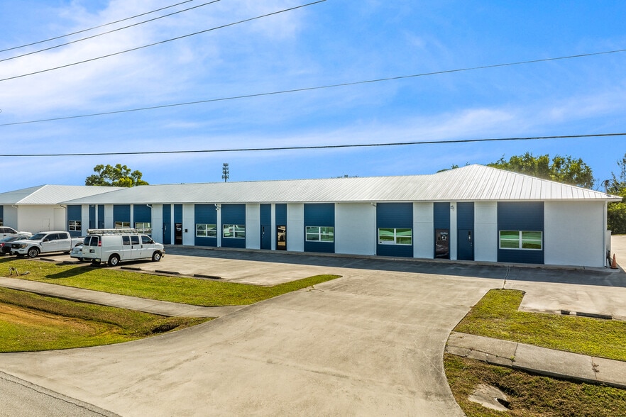 Manatee Business Park - Warehouse