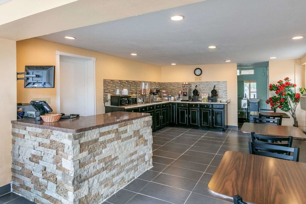 1500 W Spruce St, Rawlins, WY for sale Building Photo- Image 1 of 1