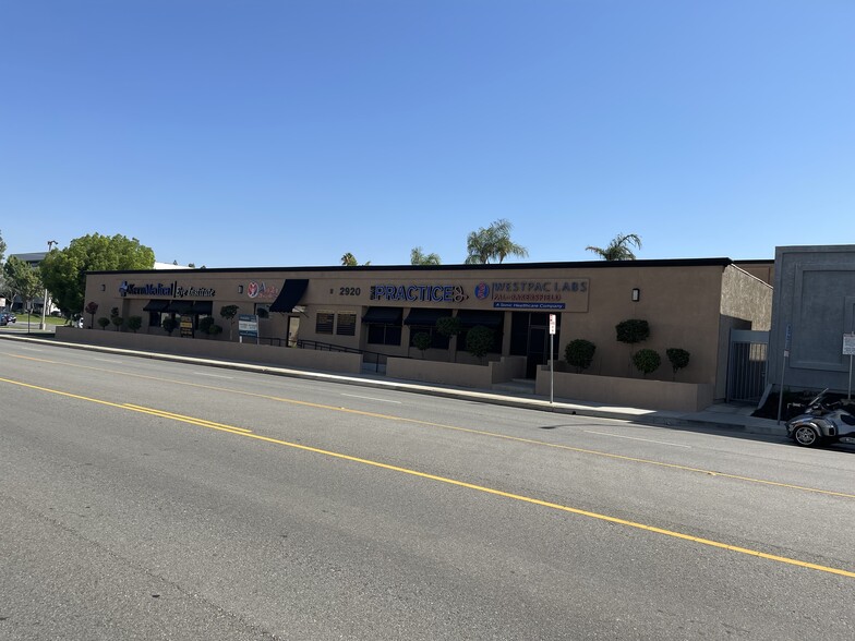 2920 F St, Bakersfield, CA for lease - Building Photo - Image 2 of 5