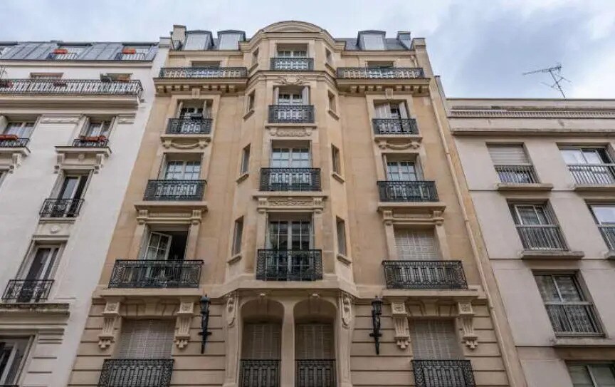 Office in Paris for lease - Building Photo - Image 1 of 8