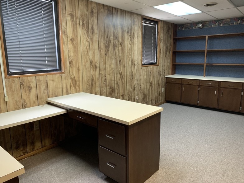 144 S 8th St, Chambersburg, PA for lease - Interior Photo - Image 3 of 26