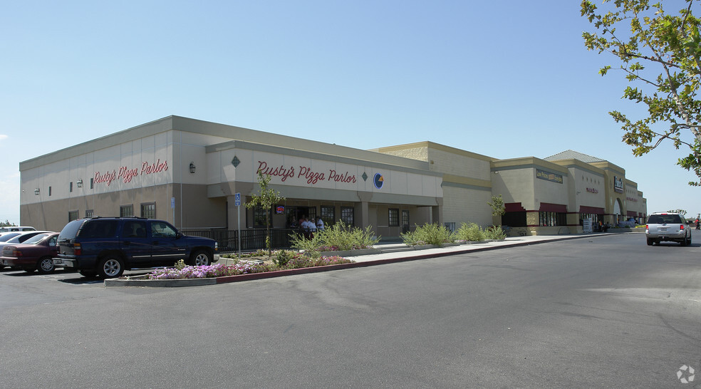 1751-1801 White Ln, Bakersfield, CA for lease - Building Photo - Image 2 of 4