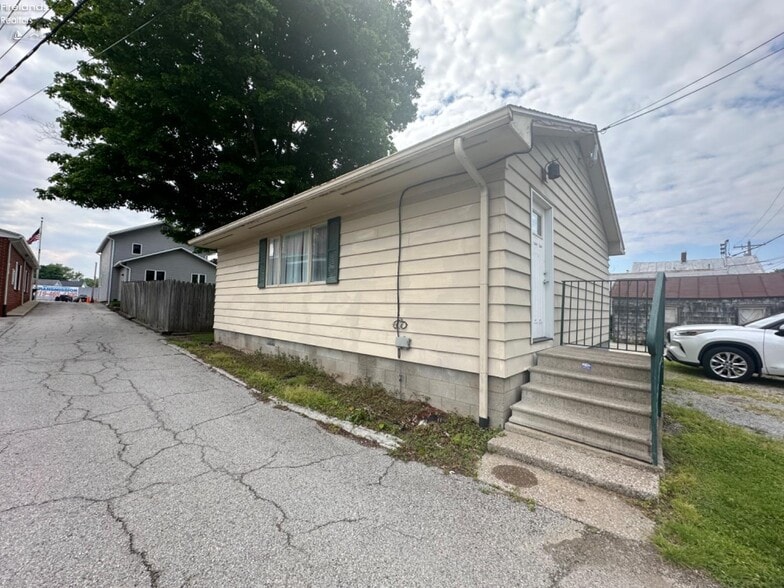 9 Herrick Aly, Monroeville, OH for sale - Building Photo - Image 3 of 29