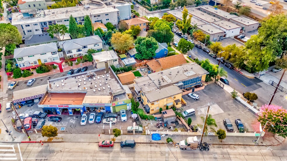 Silver Lake Retail & Multi-Family portfolio of 2 properties for sale on LoopNet.com - Building Photo - Image 1 of 18