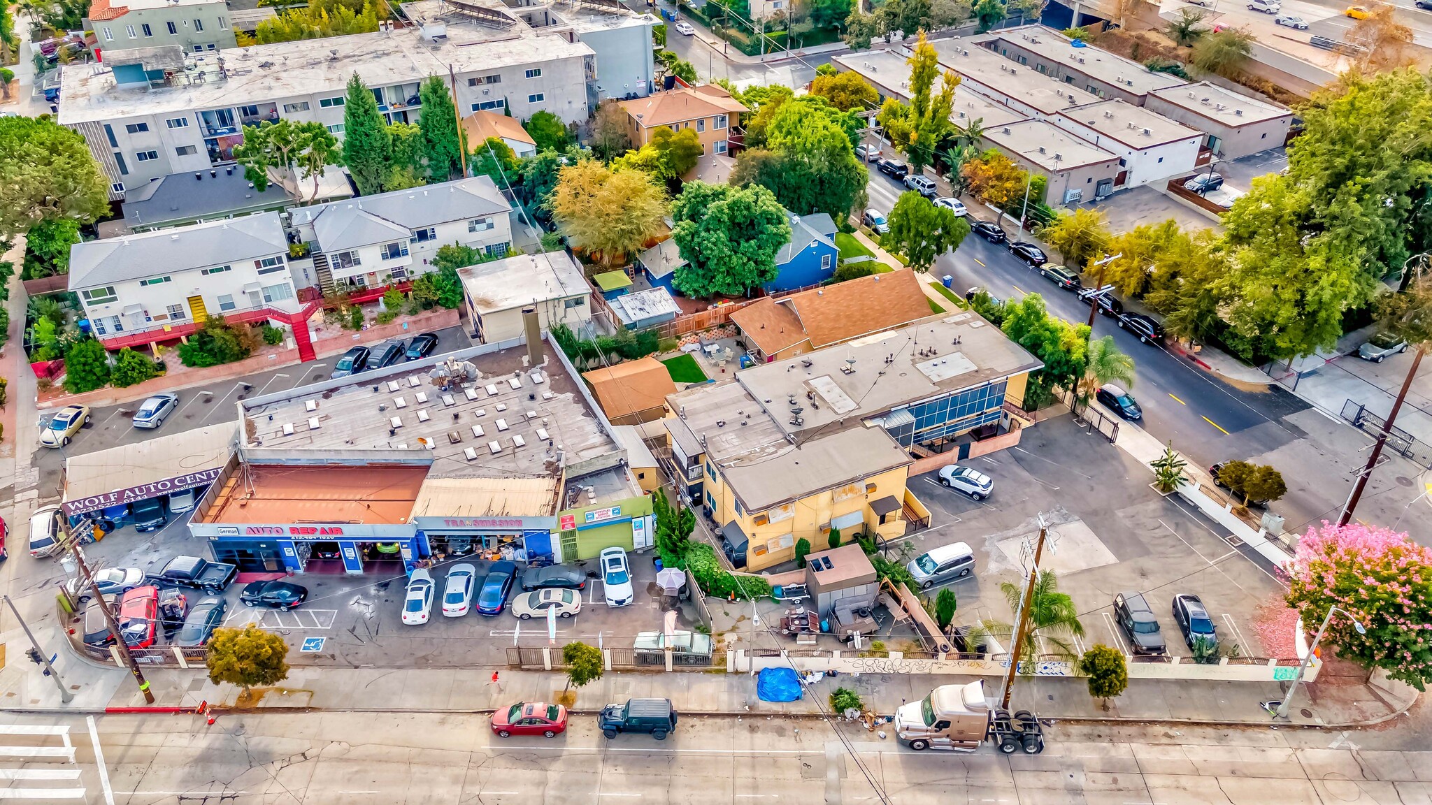 Silver Lake Retail & Multi-Family portfolio of 2 properties for sale on LoopNet.com Building Photo- Image 1 of 19