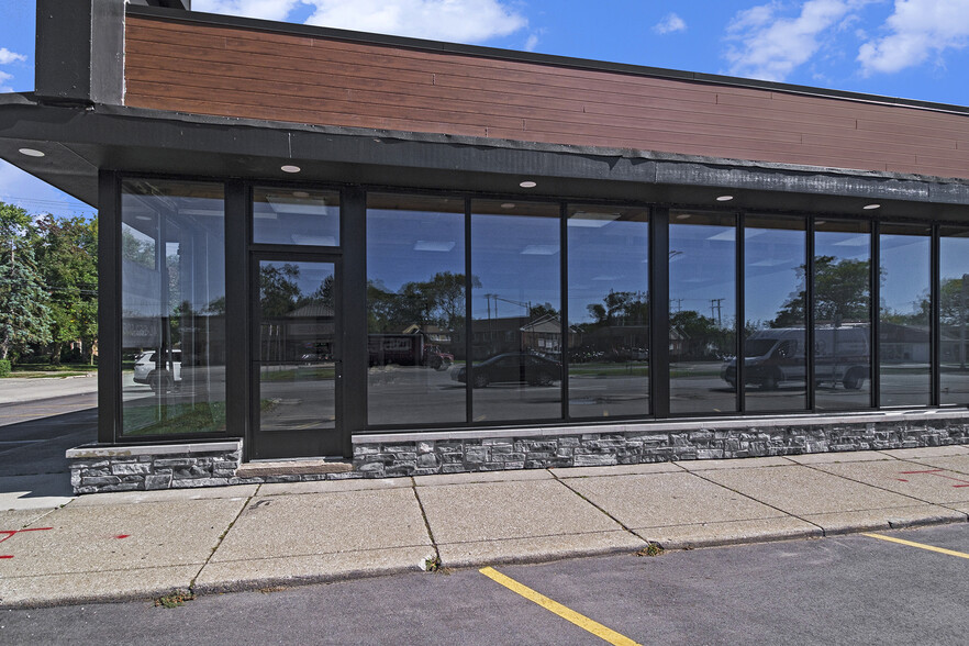 28168 Woodward Ave, Royal Oak, MI for lease - Building Photo - Image 3 of 14