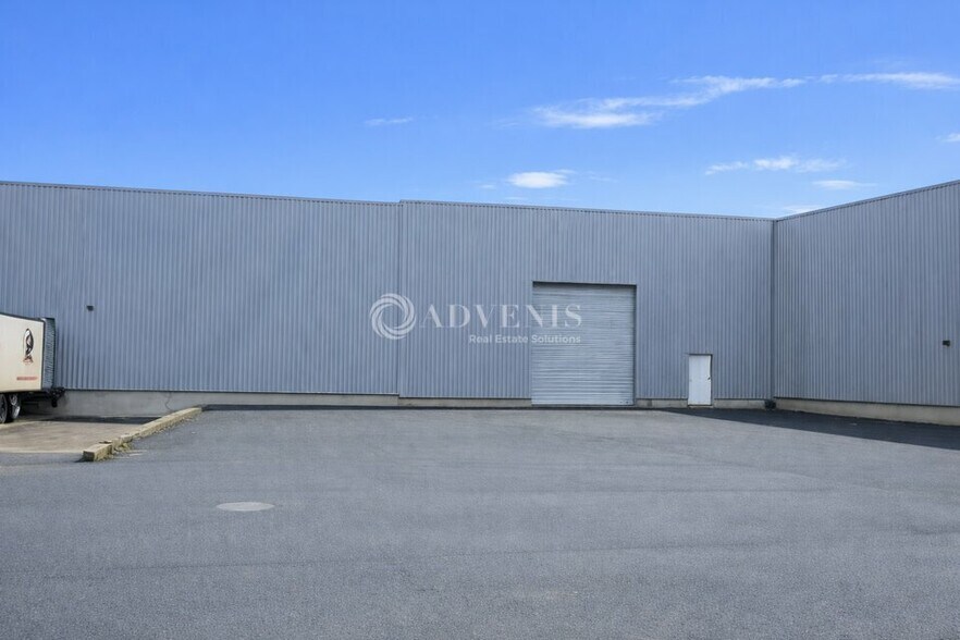 Industrial in Olivet for lease - Building Photo - Image 2 of 12