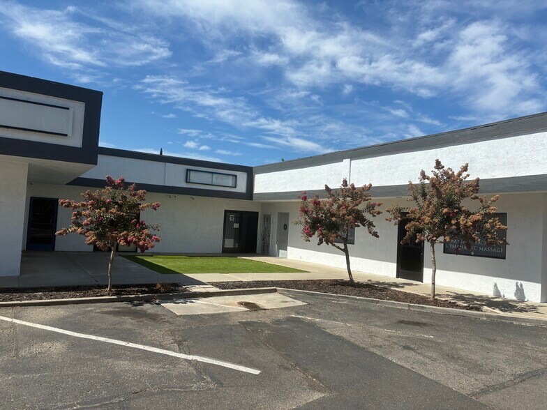 7475 Murray Dr, Stockton, CA for lease - Building Photo - Image 1 of 7