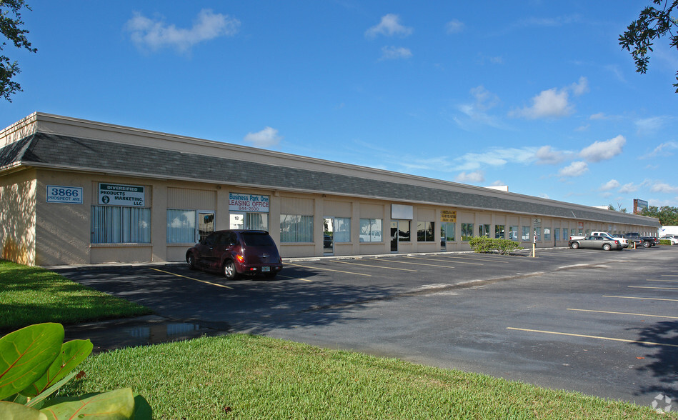 3866 Prospect Ave, West Palm Beach, FL for lease - Building Photo - Image 3 of 5