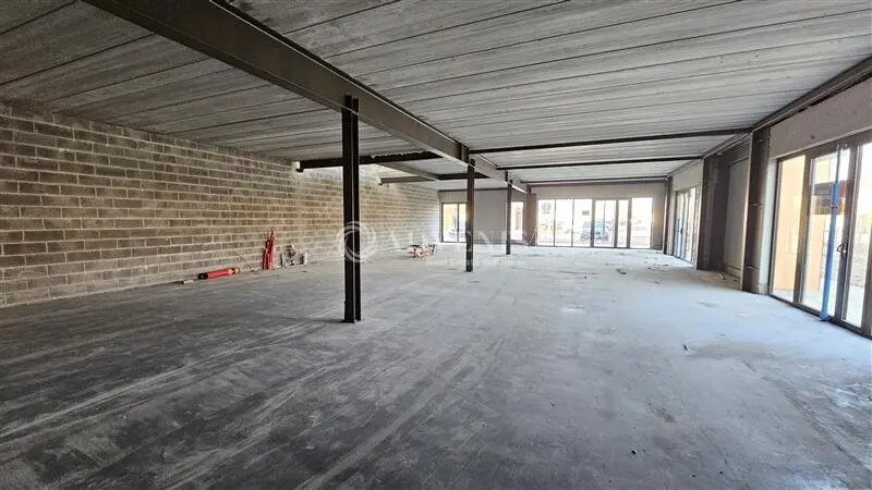 Retail in Hallennes-lez-Haubourdin for lease - Interior Photo - Image 3 of 6