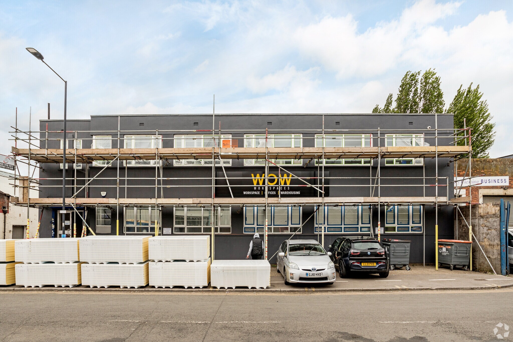 284 Water Rd, Wembley for lease Building Photo- Image 1 of 24