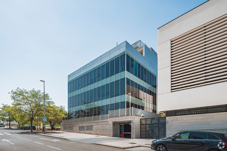 Calle de Marojal, 17, Madrid, Madrid for lease - Building Photo - Image 3 of 4