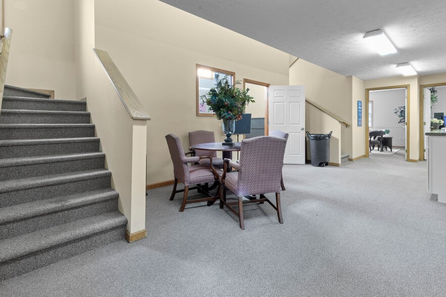 1105 W Main St, Greenfield, IN for sale - Interior Photo - Image 3 of 26