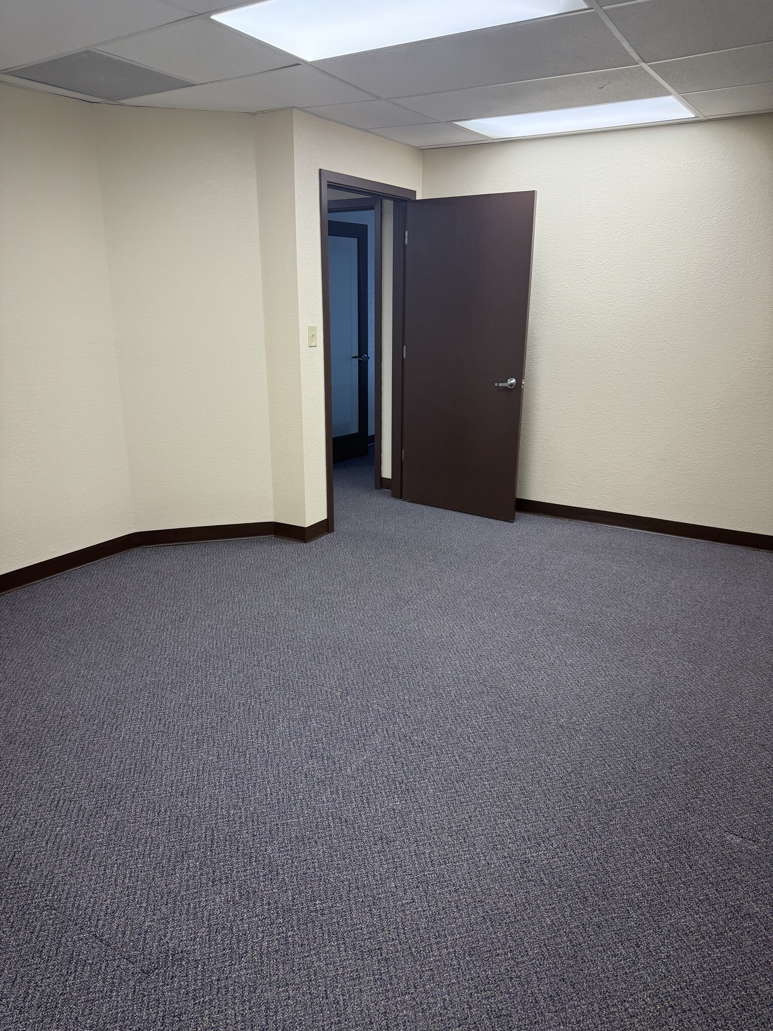 Office/Medical in Palm Harbor, FL for lease Interior Photo- Image 1 of 22
