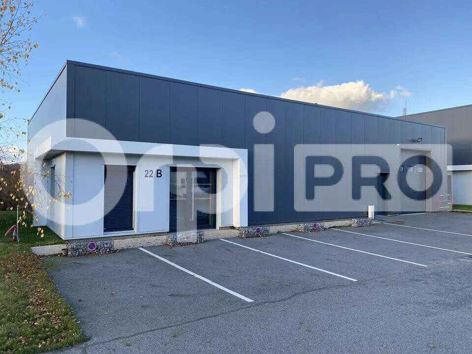 Flex in Saint-Jean-de-la-Neuville for lease Building Photo- Image 1 of 9