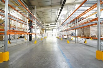 Flex in Chaponost for lease Interior Photo- Image 2 of 5