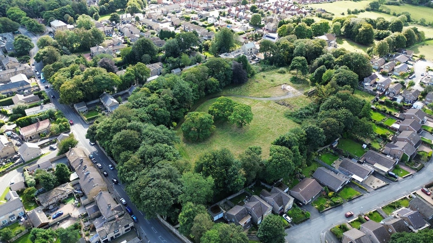 Oxford Rd, Cleckheaton for sale Primary Photo- Image 1 of 2