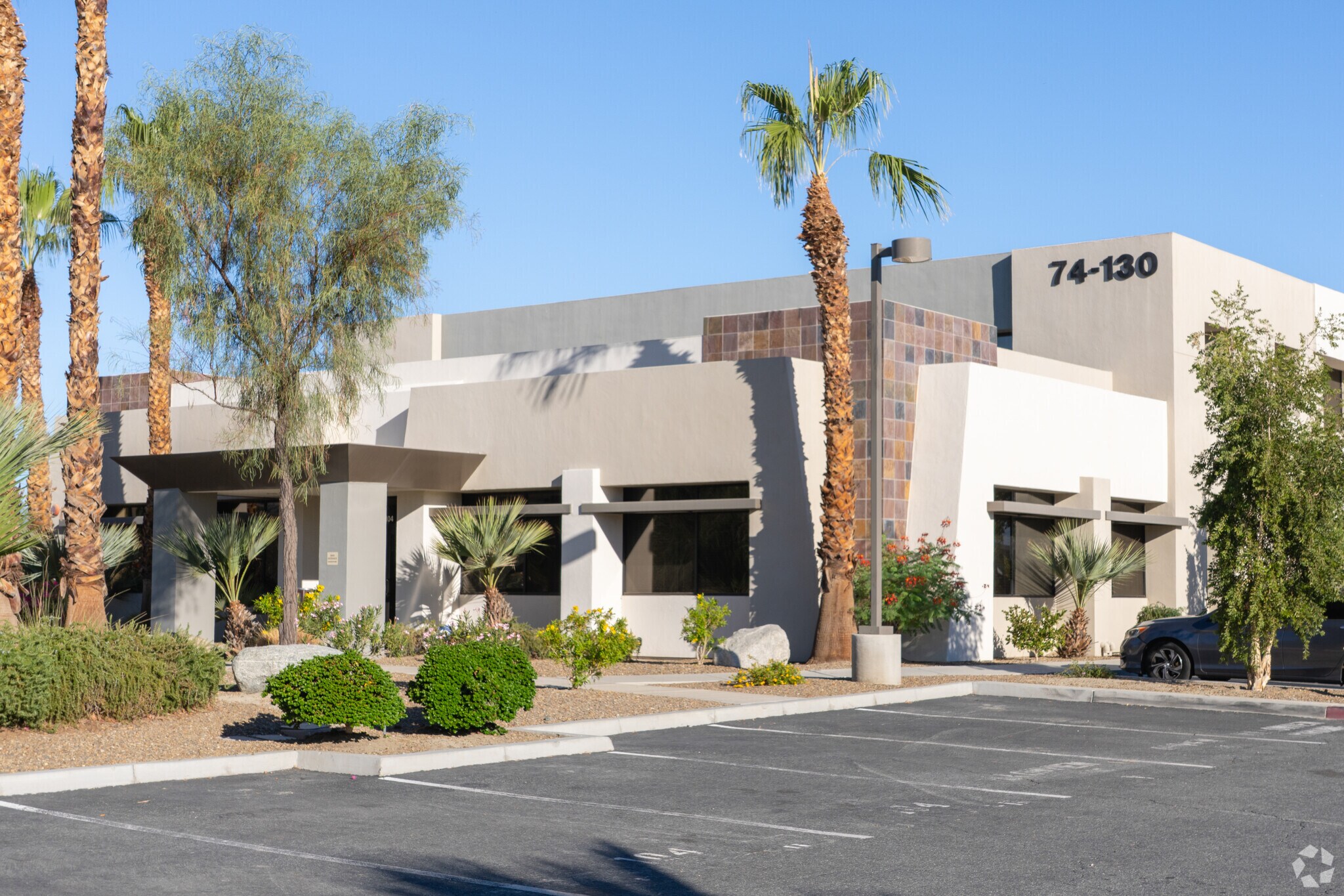 74130 Country Club Dr, Palm Desert, CA for sale Primary Photo- Image 1 of 1