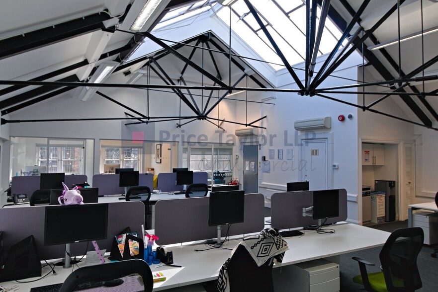 142-144 Liverpool Rd, London for lease - Interior Photo - Image 2 of 14