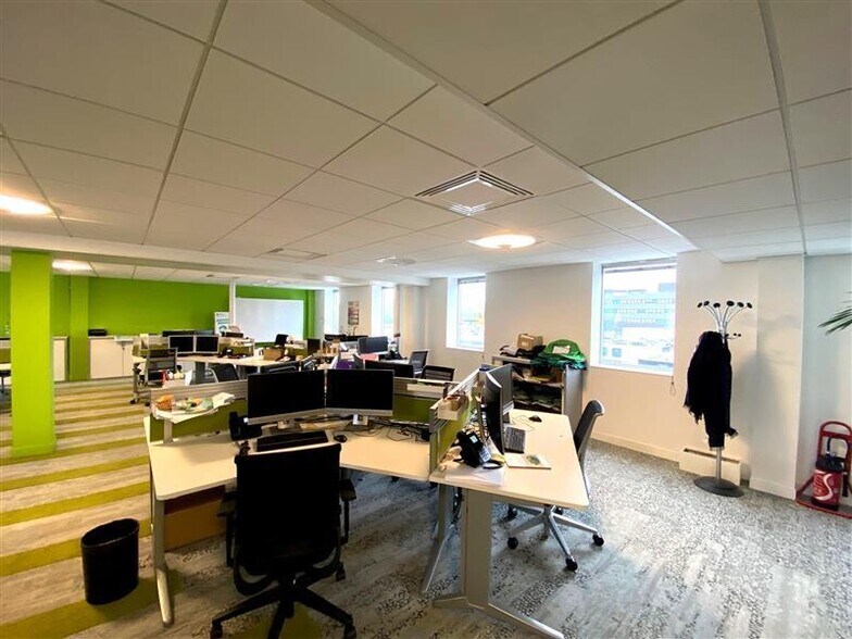 Office in Créteil for lease - Building Photo - Image 3 of 6