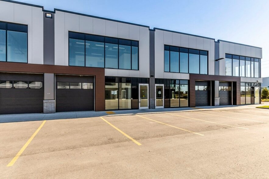587 Hanlon Creek Blvd, Guelph, ON for lease - Building Photo - Image 3 of 24