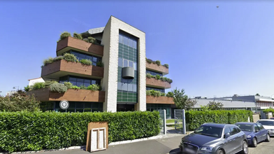Office in Créteil for lease Building Photo- Image 1 of 3