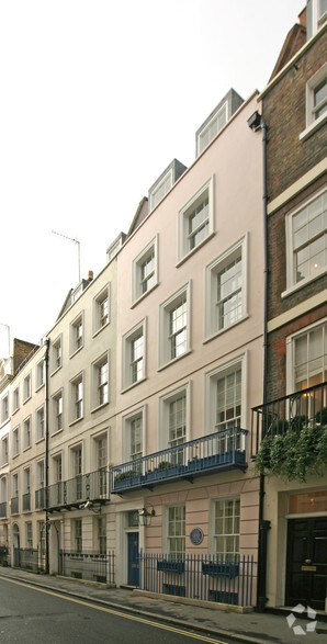 5 St. James's Sq, London for lease - Building Photo - Image 2 of 15