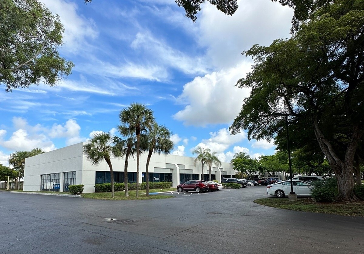 3600-3665 Park Central Blvd N, Pompano Beach, FL for lease Primary Photo- Image 1 of 2