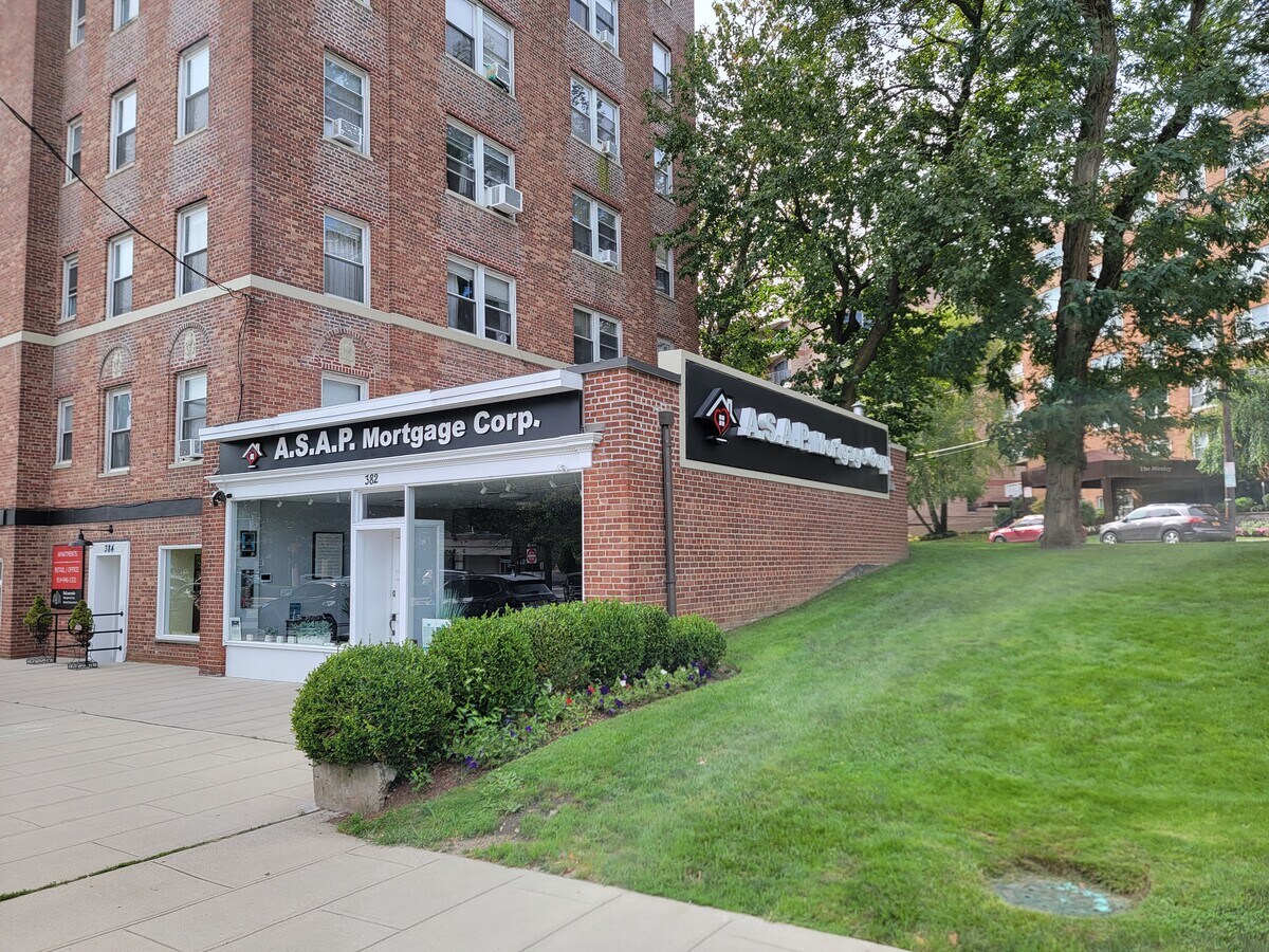 382408 Mamaroneck Ave, White Plains, NY 10605