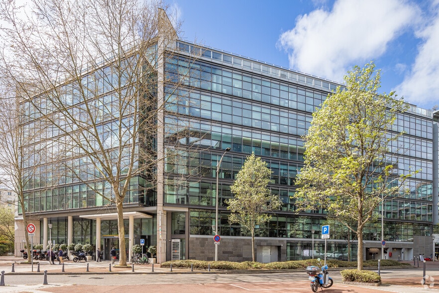 9 Rue Maurice Mallet, Issy-les-Moulineaux for lease - Building Photo - Image 3 of 4