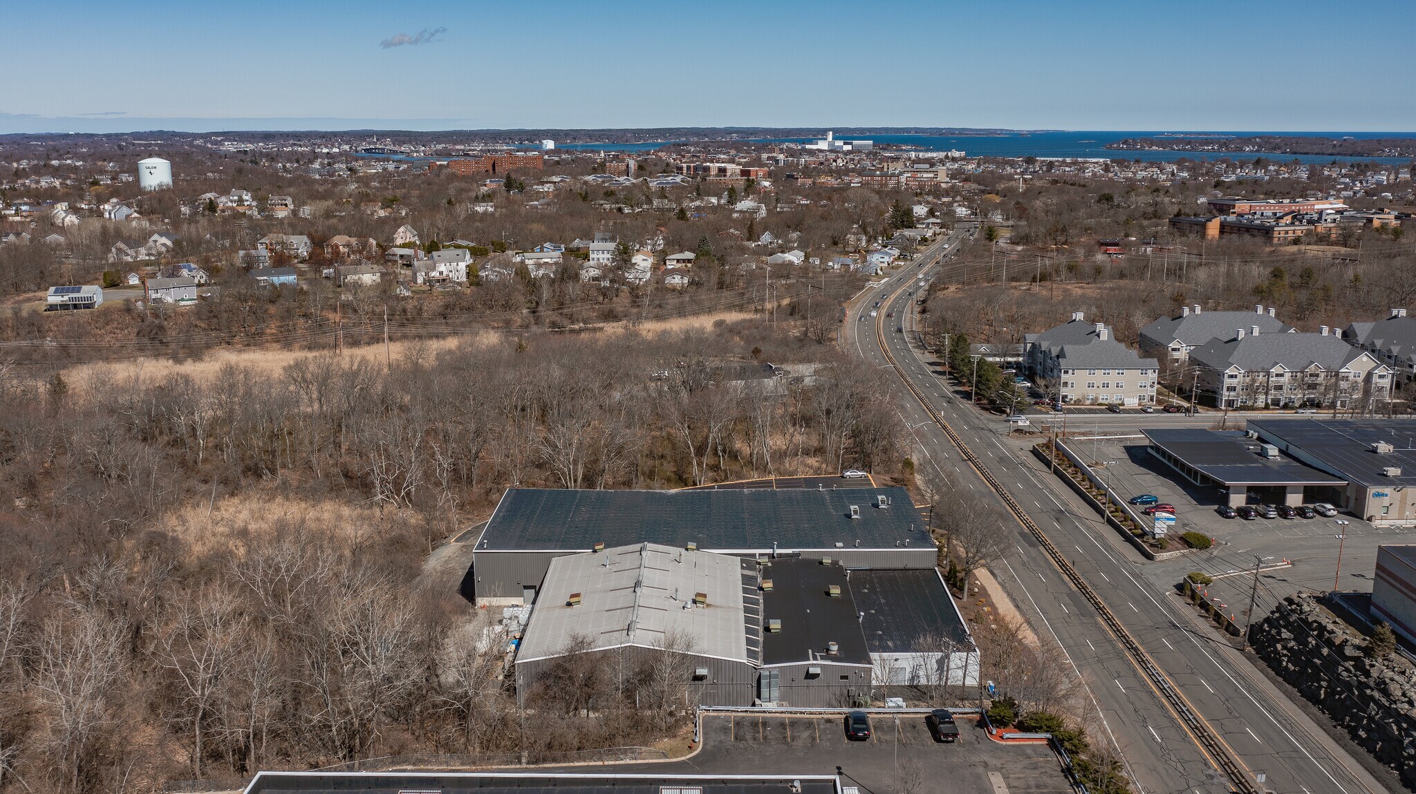 220 Highland Ave, Salem, MA 01970 43,500SF Warehouse/ Distribution