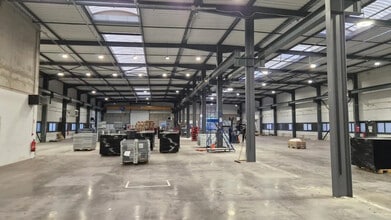 Flex in Saint-Priest for lease Building Photo- Image 2 of 12