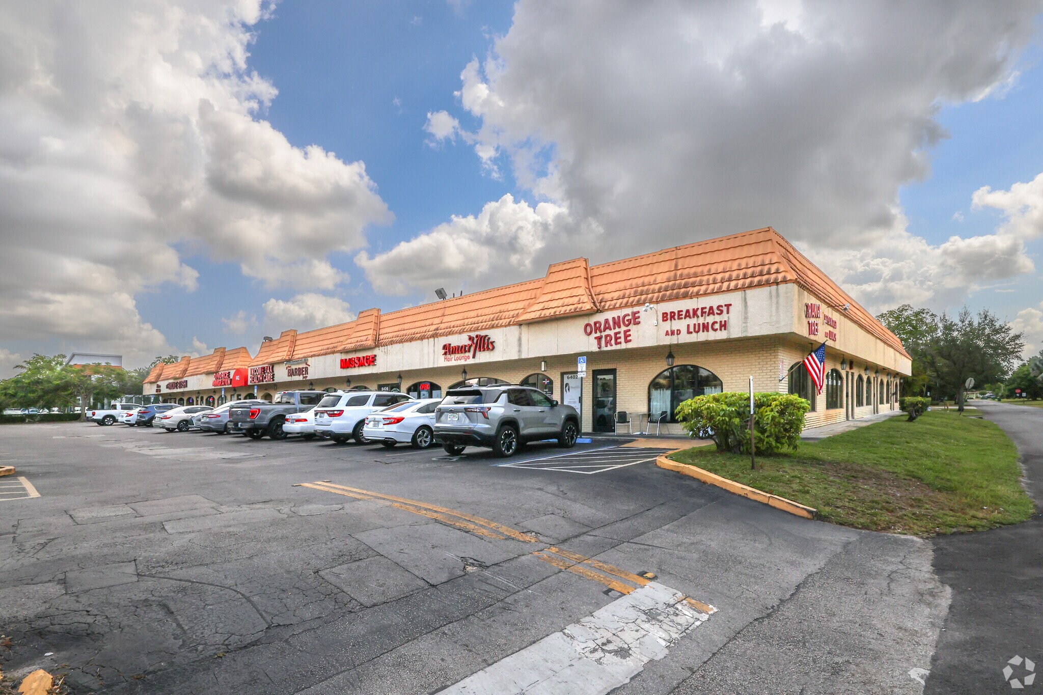 6400-6424 N University Dr, Tamarac, FL for sale Primary Photo- Image 1 of 1